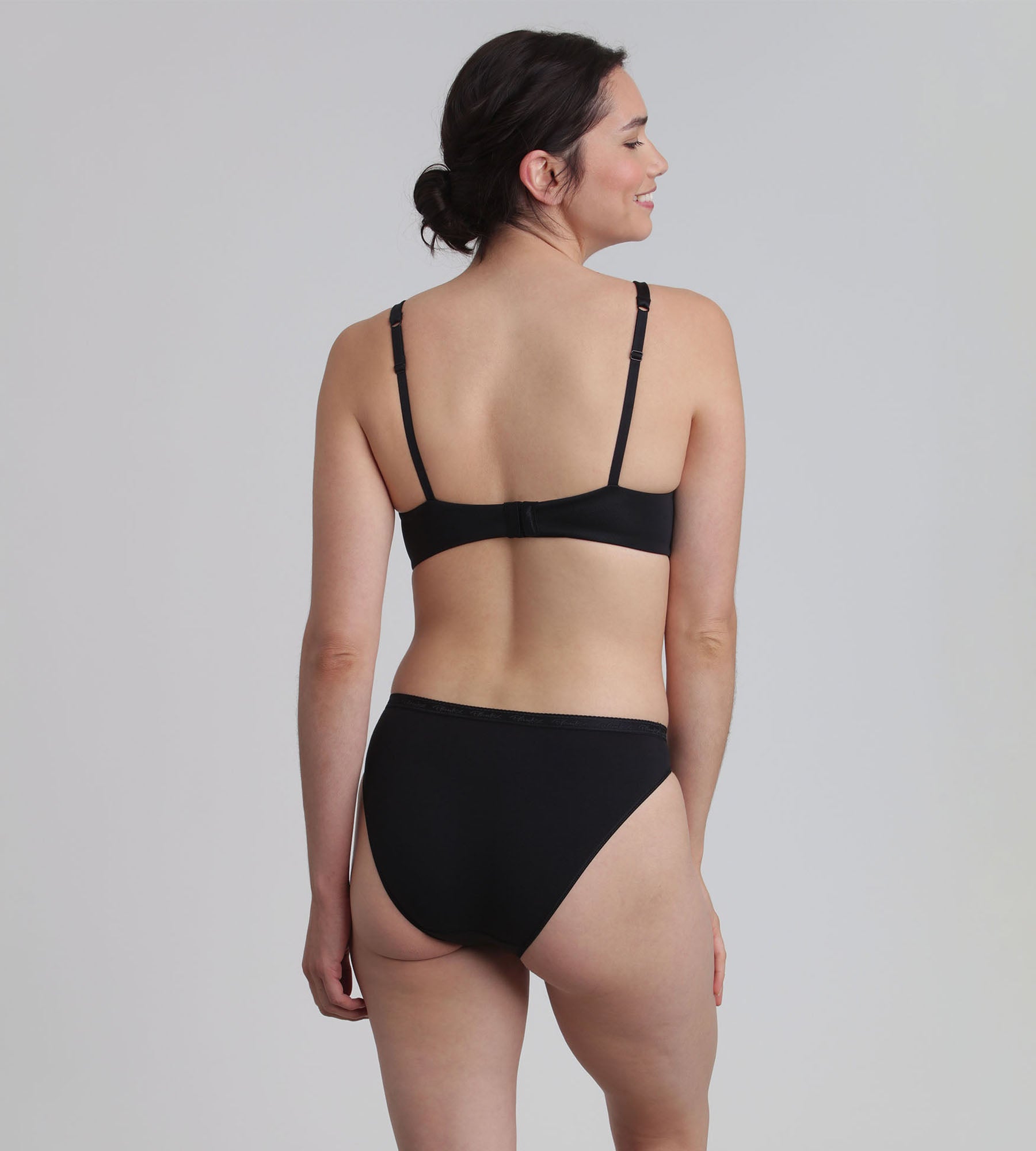 Playtex® Soutien-gorge coque aux armatures amovibles noir 24h Soft Absolu
