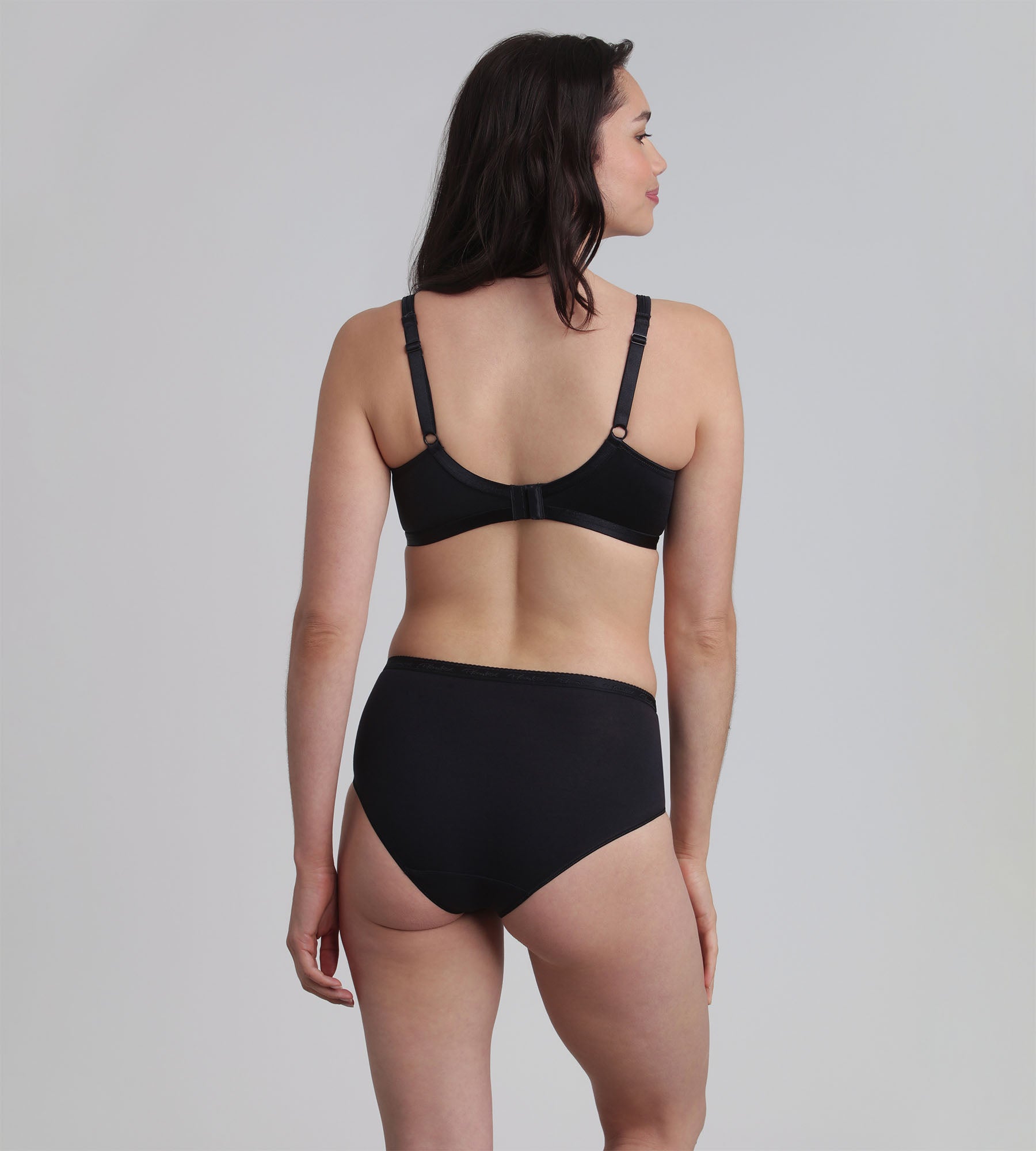 Playtex® Soutien-gorge sans armatures noir effet satiné Cœur Croisé Satiné