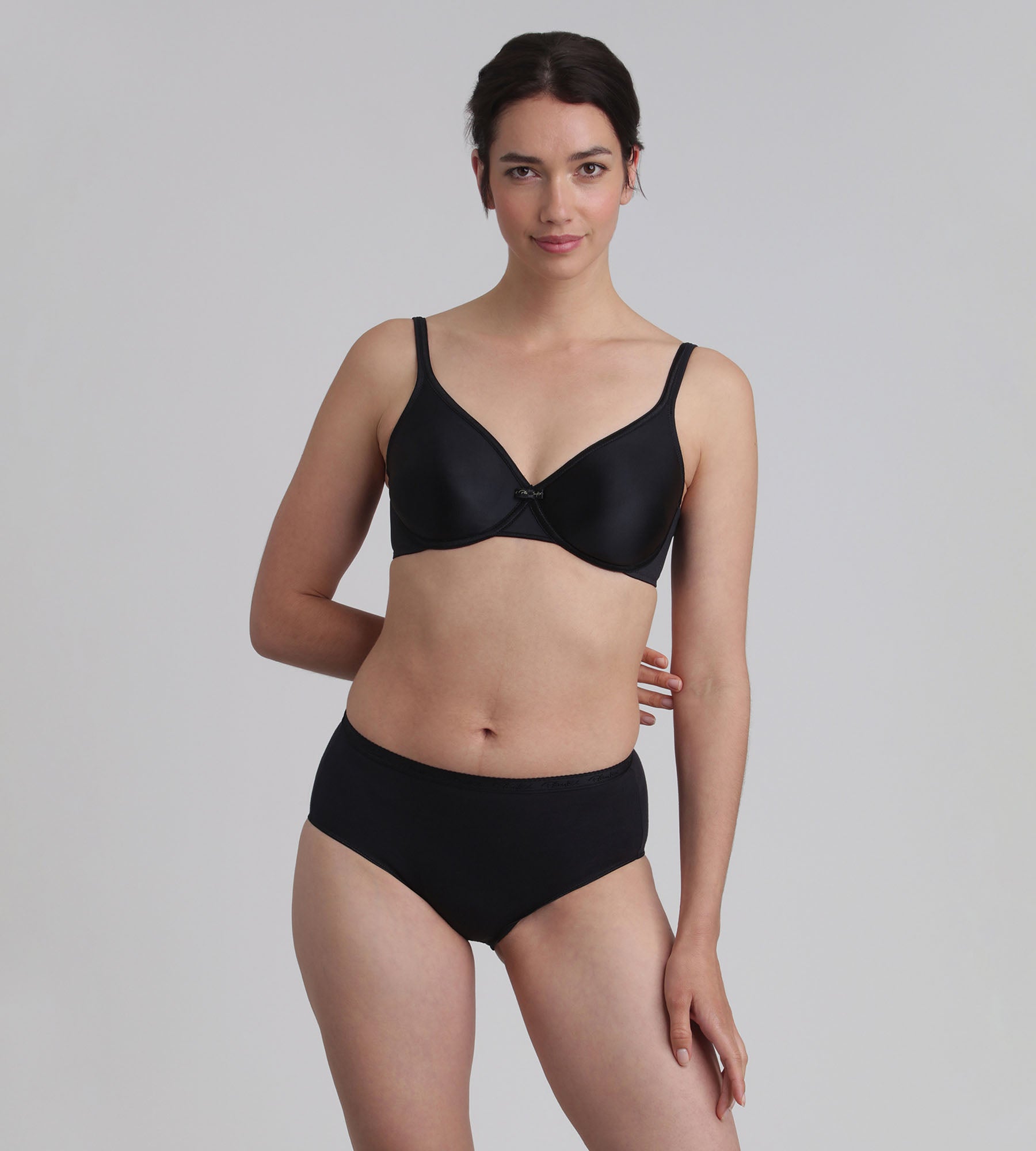 Playtex® Soutien-gorge avec armatures noir effet satiné Cœur Croisé Satiné